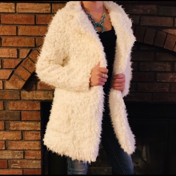 Blossom & Thorn Jackets & Blazers - Ivory Teddy Bear Coat